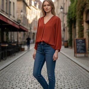 Women’s GAP rust V-Neck Blouse, size M
